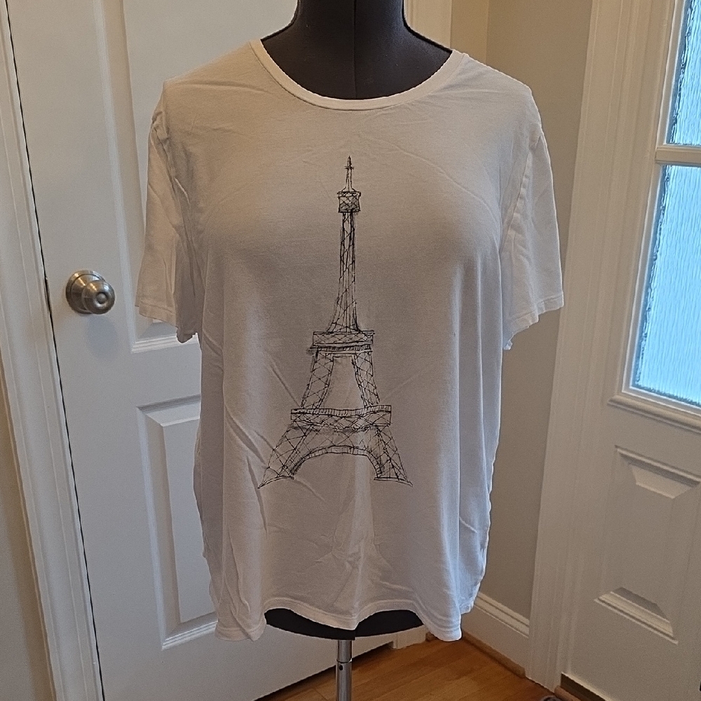 Old Navy White T-Shirt with Eiffel Tower Design